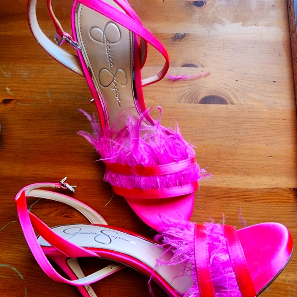 Bright Jessica Simpsin heels
